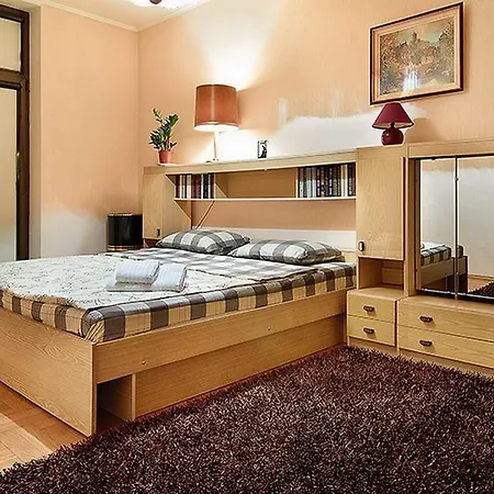 Apartment Aparton Nezavisimosti Prospekt 46