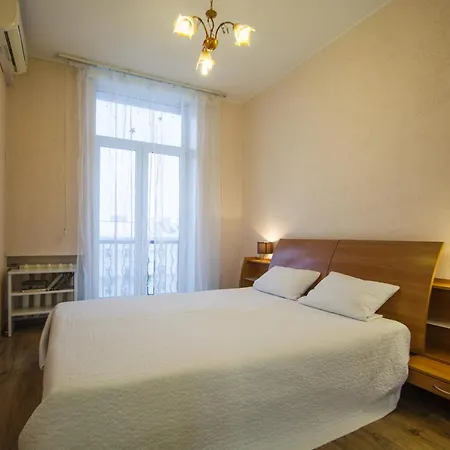Aparton Nezavisimosti Prospekt 46 Apartament *